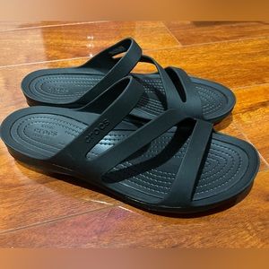 Brand New Crocs Sandals, size 7/8